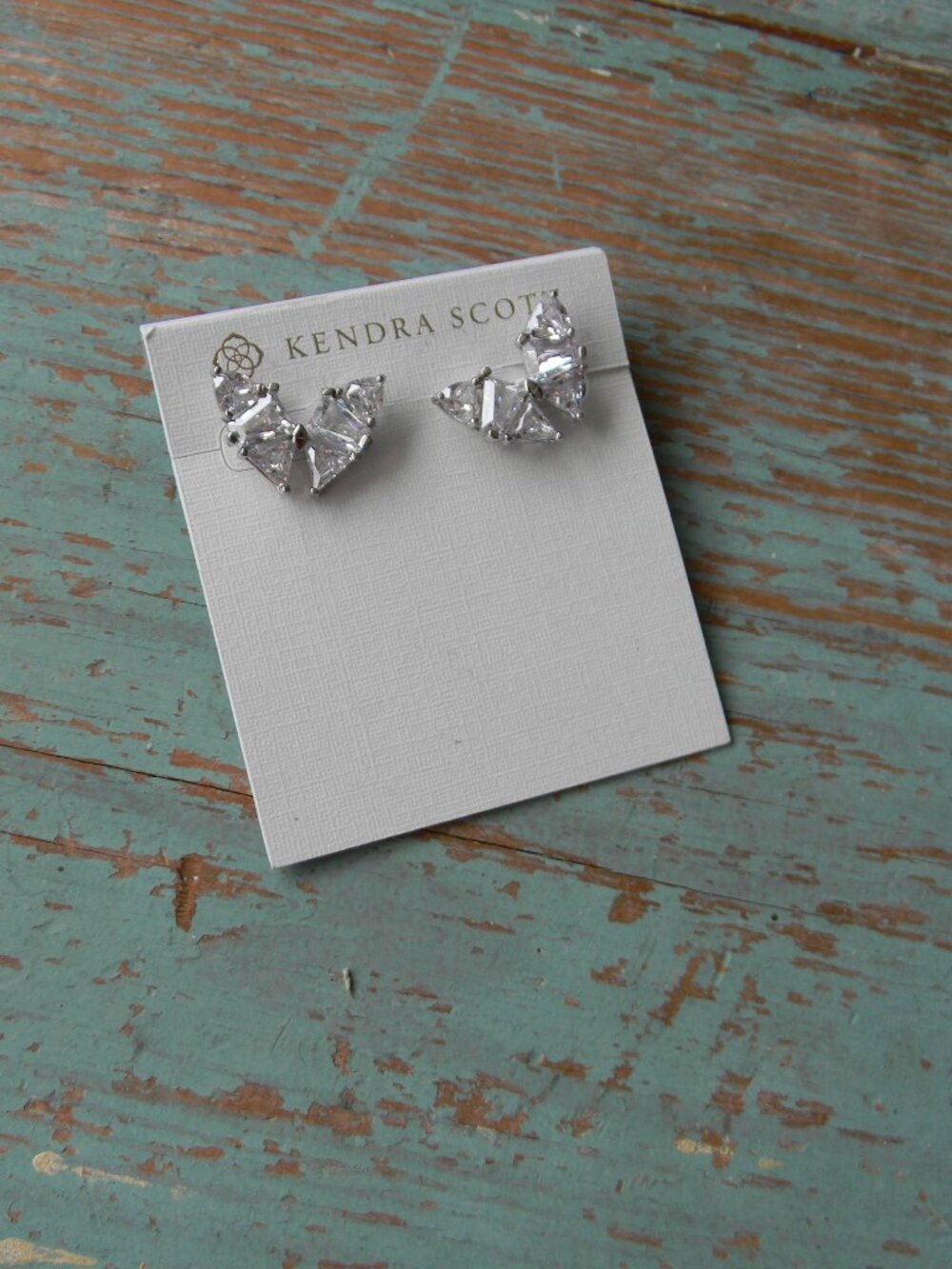NEW KENDRA SCOTT BLAIR STUD BUTTERFLY CRYSTAL/FAUX SILVER EARRINGS. - Picture 1 of 5